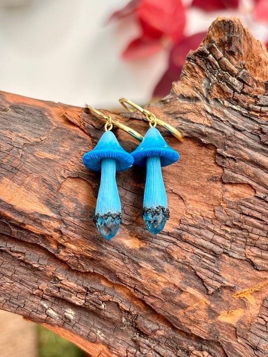 Aretes inspirados en el hongo Entoloma H